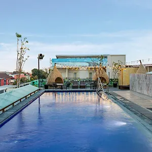 https://maxonehotelscom-legian.ubudhotelsnow.com